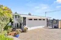 15535 ROYAL AVENUE - thumbnail 1