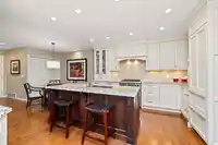1 1878 SOUTHMERE CRESCENT - thumbnail 3