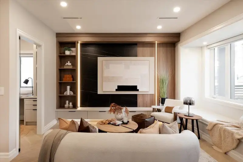 1 6061 SHERBROOKE STREET - photo 2 of 22