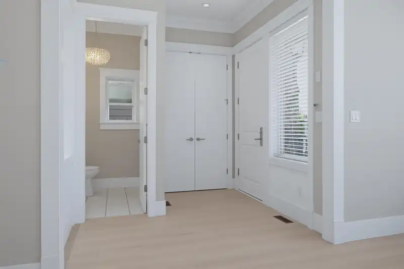 3 1426 FINLAY STREET - photo 3 of 25