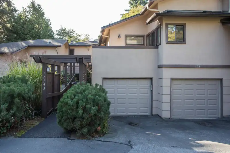 103 12743 16 AVENUE - photo 1 of 39