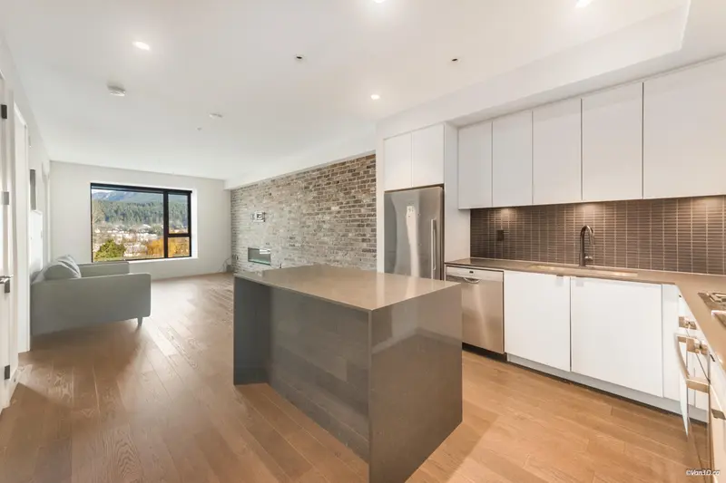 406 83 MOODY STREET - photo 4 of 25