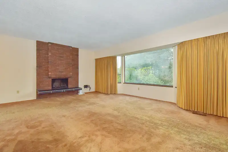 1484 133A STREET - photo 3 of 30