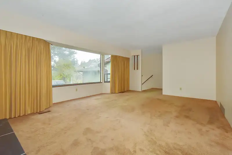 1484 133A STREET - photo 4 of 30