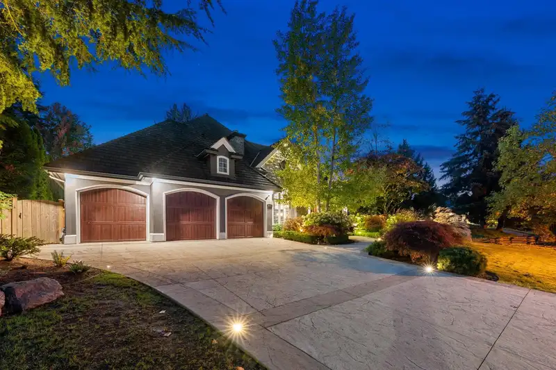 3415 CANTERBURY DRIVE - photo 1 of 25