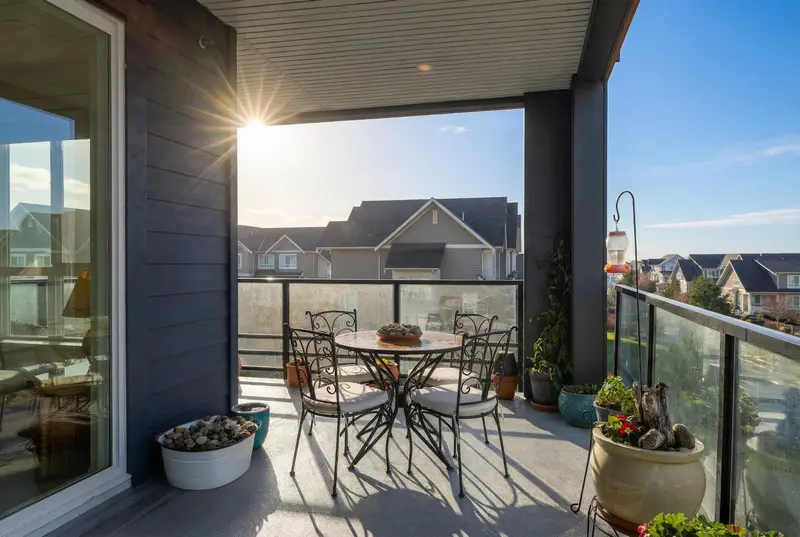 319 1792 STARLING DRIVE - photo 2 of 25