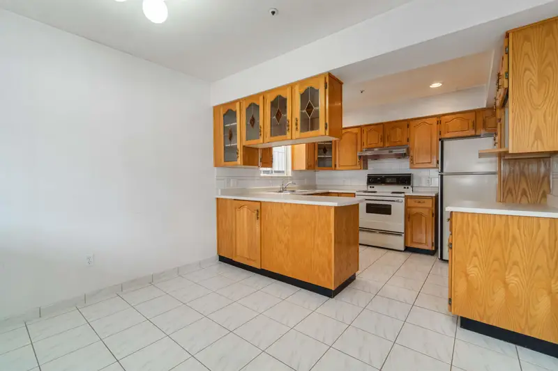 2667 E 47TH AVENUE - photo 4 of 25