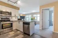 405 2511 KING GEORGE BOULEVARD - thumbnail 2