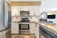 405 2511 KING GEORGE BOULEVARD - thumbnail 3