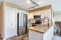 405 2511 KING GEORGE BOULEVARD - thumbnail 5