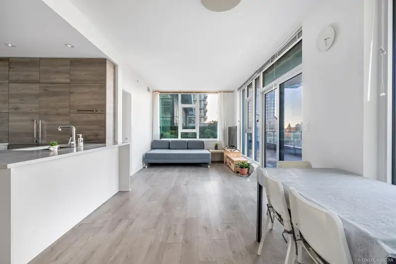 402 7303 NOBLE LANE - photo 2 of 25