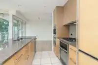 701 15152 RUSSELL AVENUE - thumbnail 12