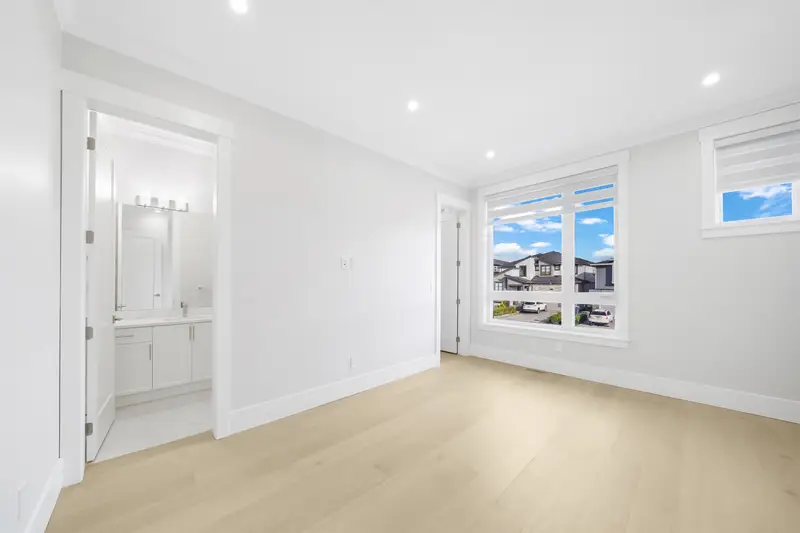 6919 205 STREET - photo 2 of 25