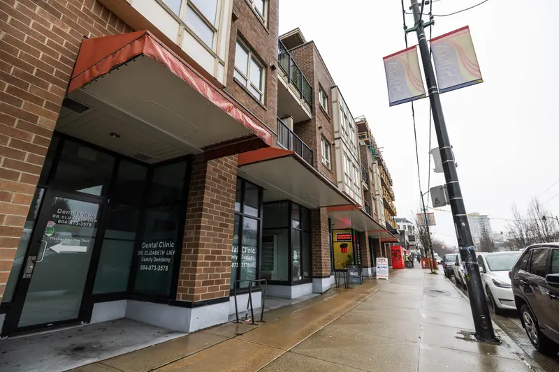 312 1239 KINGSWAY STREET - photo 1 of 19