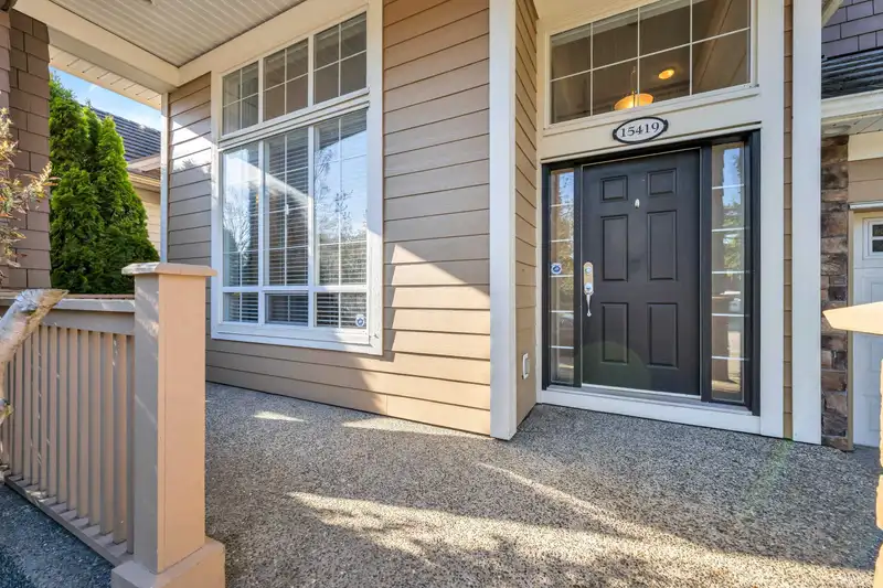 15419 34 AVENUE - photo 3 of 40