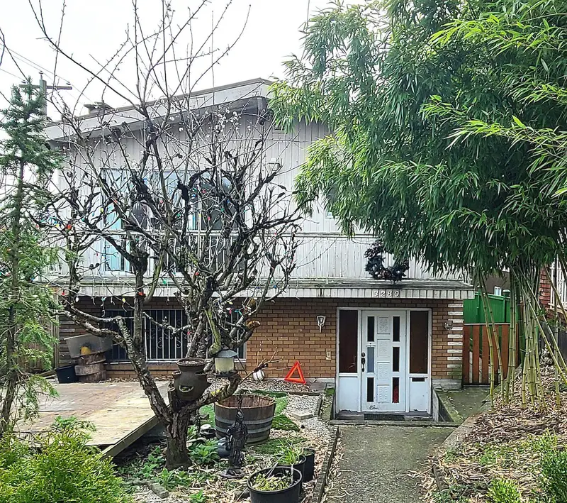 3280 E 6TH AVENUE - photo 1 of 1