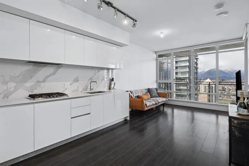 2903 2085 SKYLINE COURT - photo 2 of 25