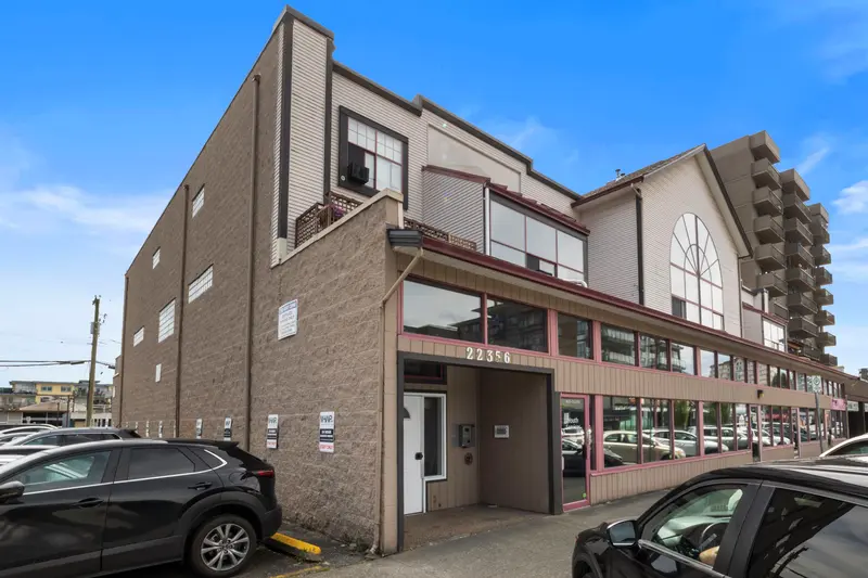 209 22356 MCINTOSH AVENUE - photo 3 of 25