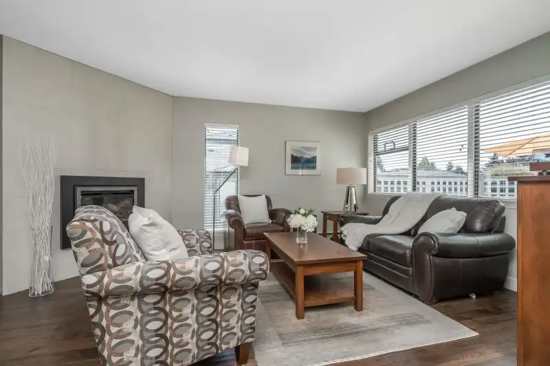 1 14231 18A AVENUE - photo 4 of 25