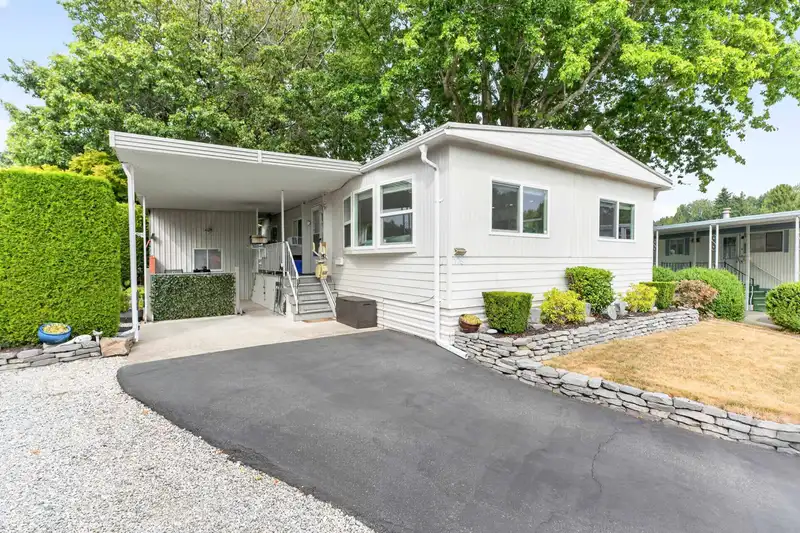 175 1840 160 STREET - photo 2 of 25