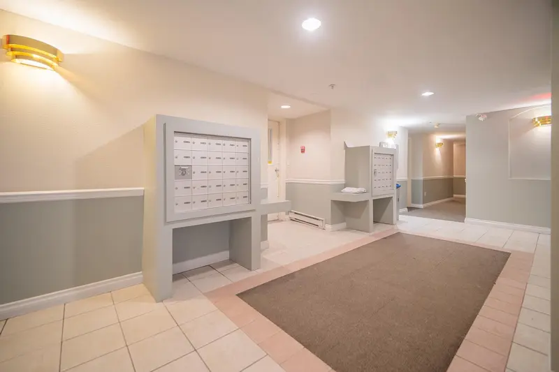 111 14355 103 AVENUE - photo 4 of 25