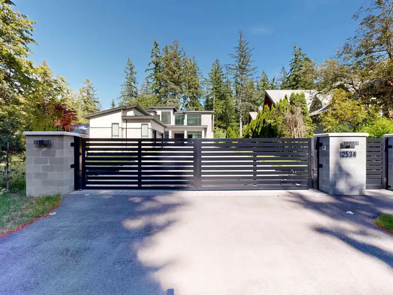 2534 140 STREET - photo 2 of 38