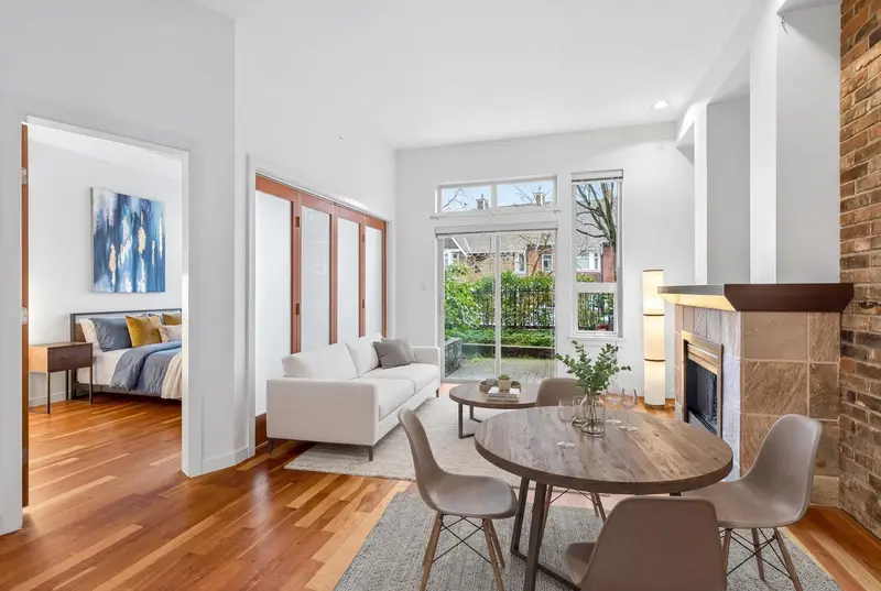 111 250 SALTER STREET - photo 2 of 25