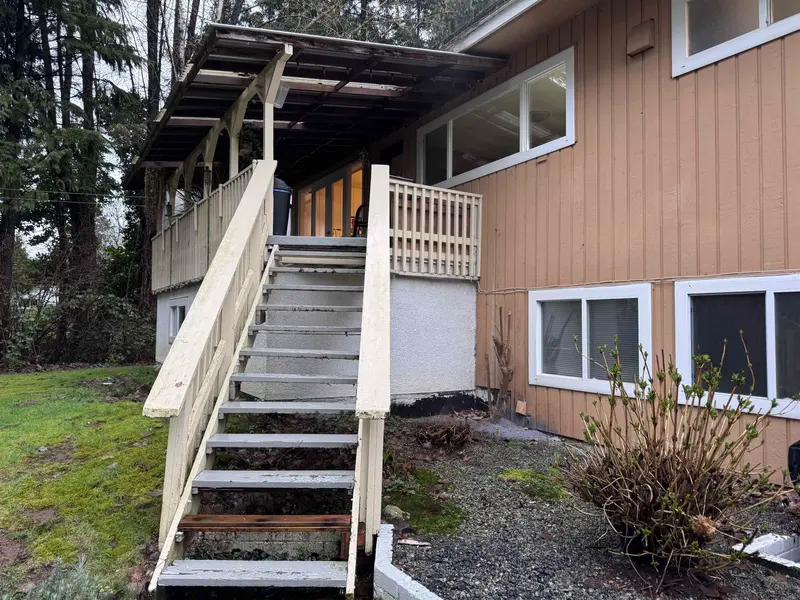 21729 124 AVENUE - photo 4 of 7