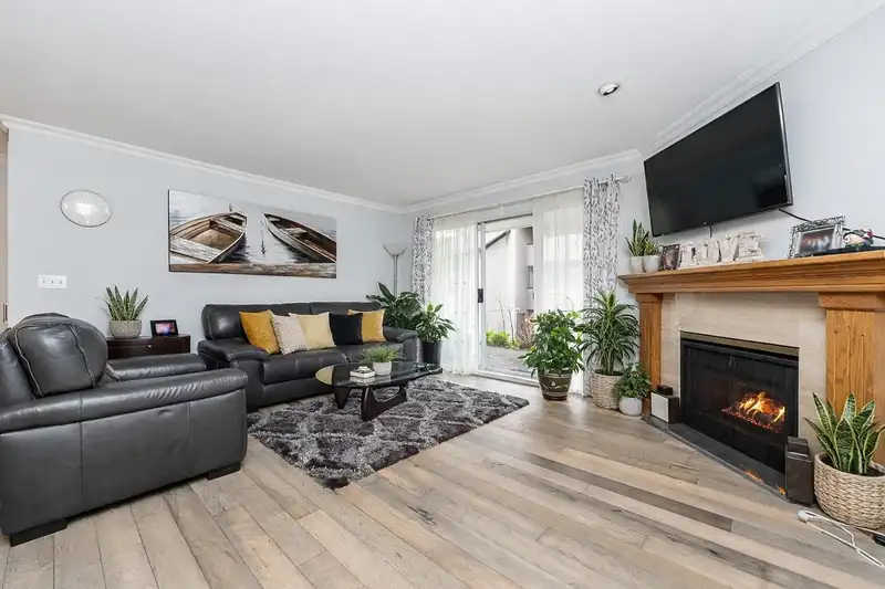 104 1441 BLACKWOOD STREET - photo 3 of 13