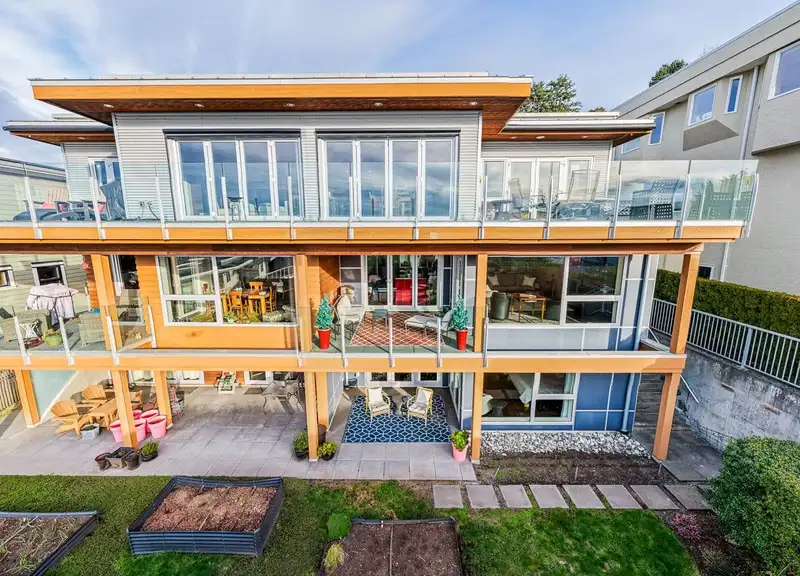 14976 BEACHVIEW AVENUE - photo 1 of 40
