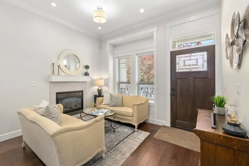 17371 1 AVENUE - photo 3 of 39