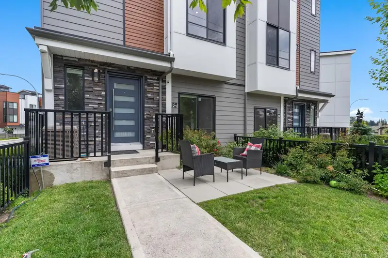 21 1639 162 STREET - photo 2 of 28
