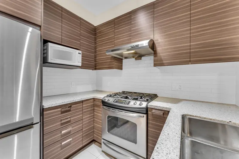 233 9399 ODLIN ROAD - photo 3 of 25