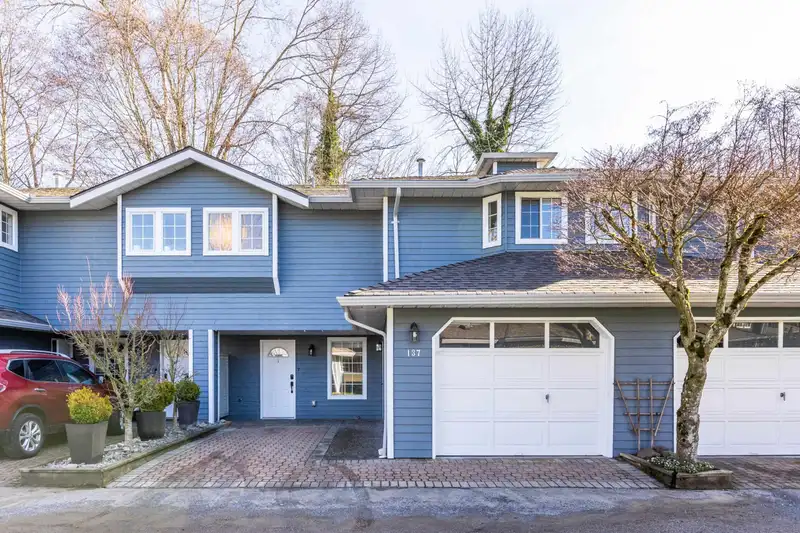 137 16335 14 AVENUE - photo 1 of 40