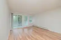 203 1850 E SOUTHMERE CRESCENT - thumbnail 9