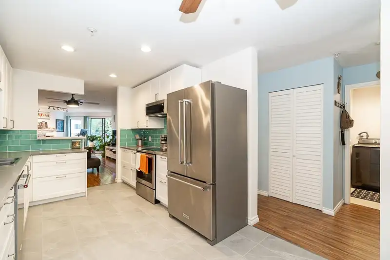 201 1440 GEORGE STREET - photo 2 of 22