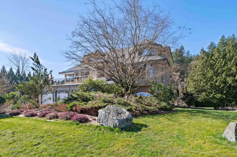 15227 SHERIDAN DRIVE - photo 2 of 25