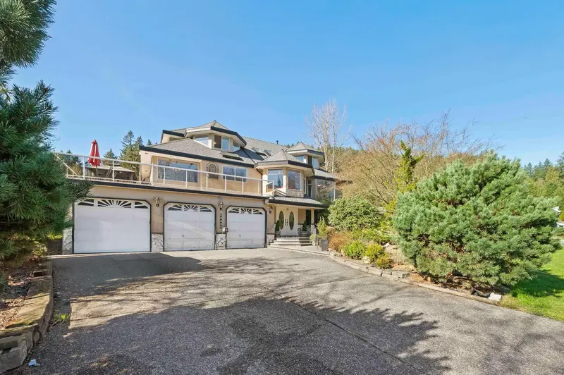 15227 SHERIDAN DRIVE - photo 3 of 25