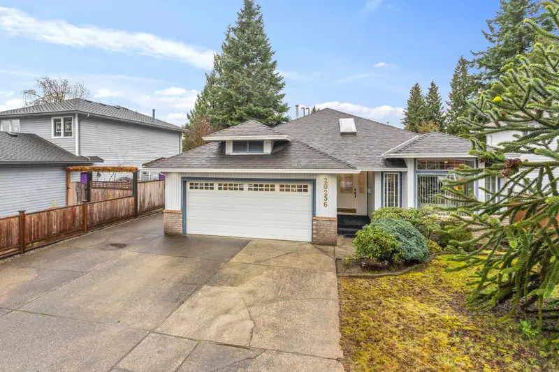 20256 123 AVENUE - photo 2 of 25