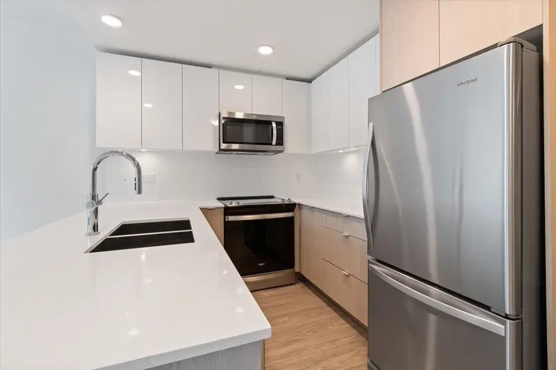 306 2236 WELCHER AVENUE - photo 2 of 20