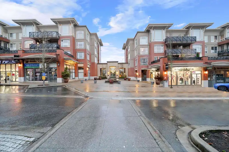 214 2970 KING GEORGE BOULEVARD - photo 1 of 21