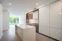 212 1342 JOHNSTON ROAD - thumbnail 1