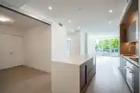 212 1342 JOHNSTON ROAD - thumbnail 3
