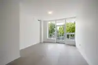 212 1342 JOHNSTON ROAD - thumbnail 6