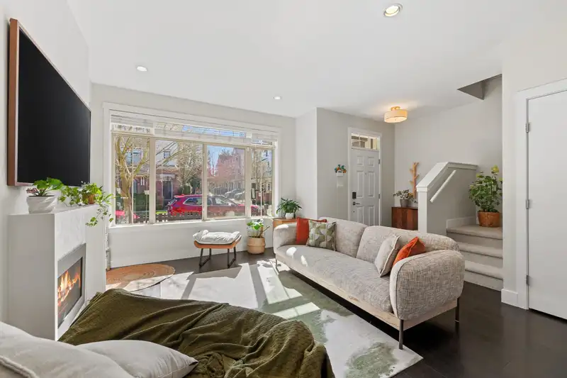 16511 24A AVENUE - photo 1 of 35
