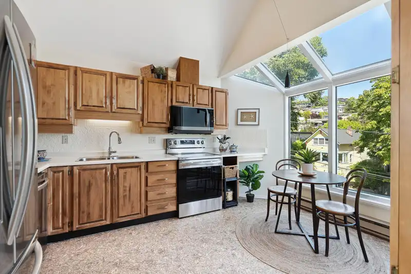 1107 ELM STREET - photo 2 of 25