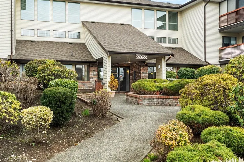 112 32055 OLD YALE ROAD - photo 2 of 19