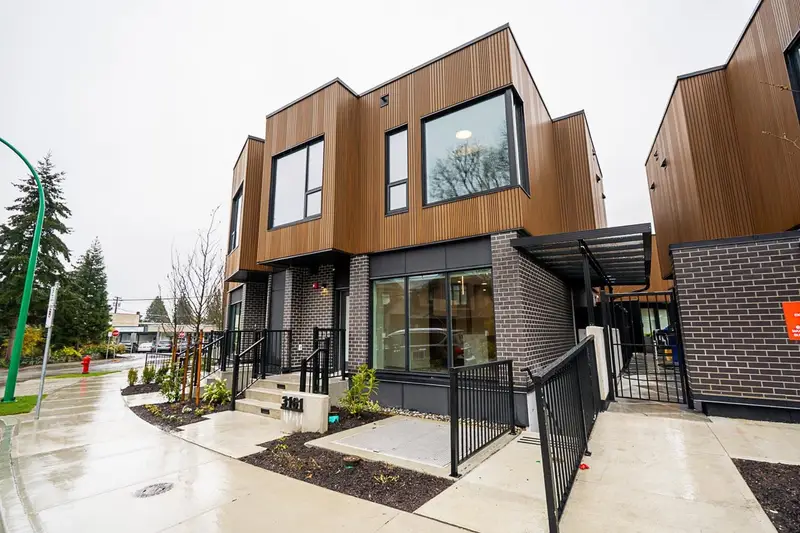 3161 CANFIELD CRESCENT - photo 1 of 25