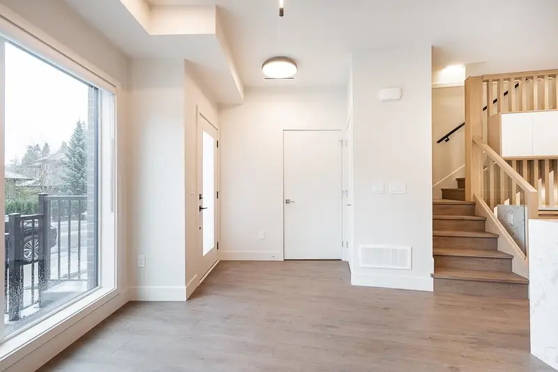 3161 CANFIELD CRESCENT - photo 4 of 25