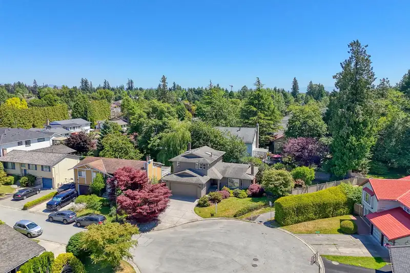1952 148A STREET - photo 3 of 40